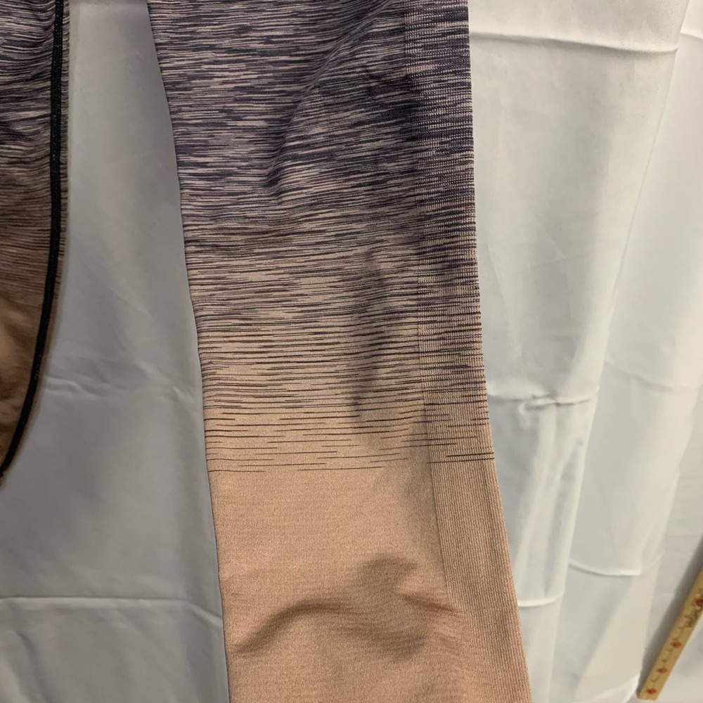 VS PINK Ultimate Leggings Black and Tan  Ombre Size Medium - Picture 5 of 8